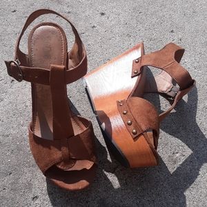Brash 5" suede platform wedge sandals size 11